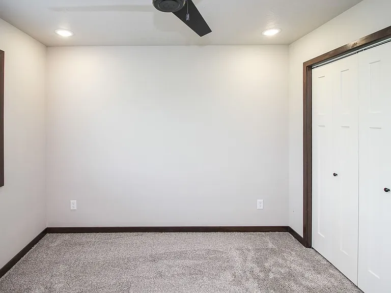 600 & 620 W Samantha St #4 — Photo 12