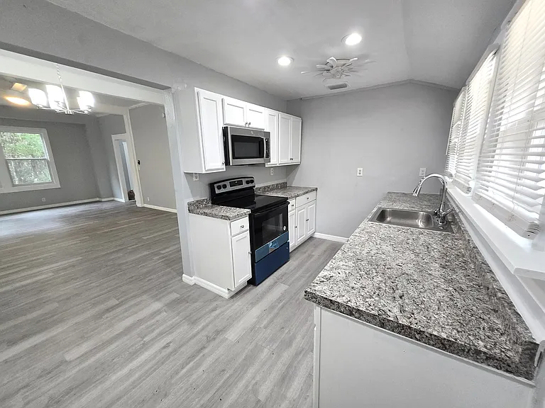 16324 Highway 441 S — Photo 11