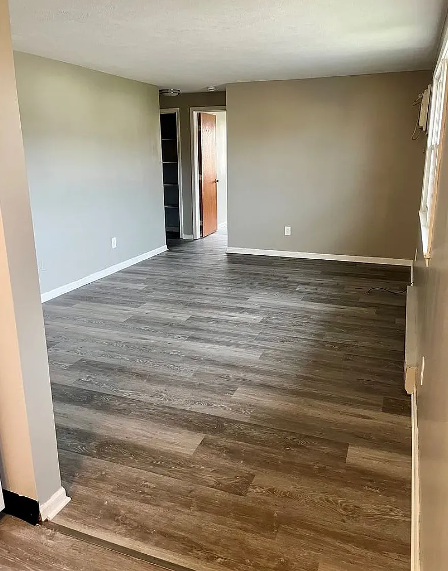 2 bed, 700 sqft, $1,050 — Photo 1