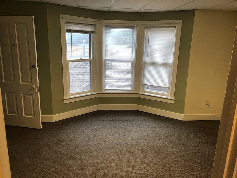717 E 3rd St #2 — Photo 5