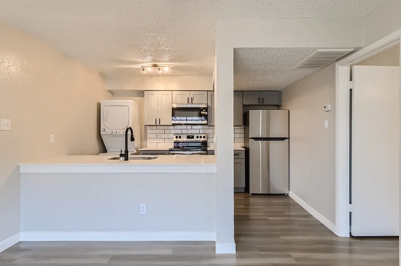 Rise Oak Creek — Photo 4