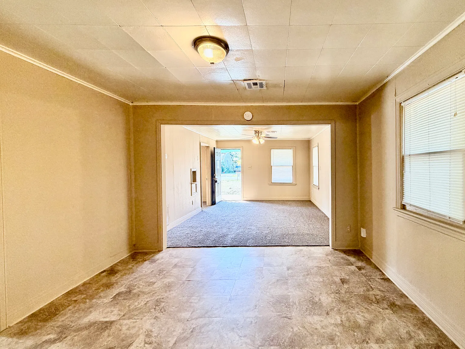 2 bed, 864 sqft, $875 — Photo 3