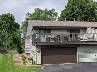 1362 Arden View Dr, Arden Hills, MN 55112