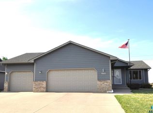 620 Saint Gregory St, Harrisburg, SD 57032