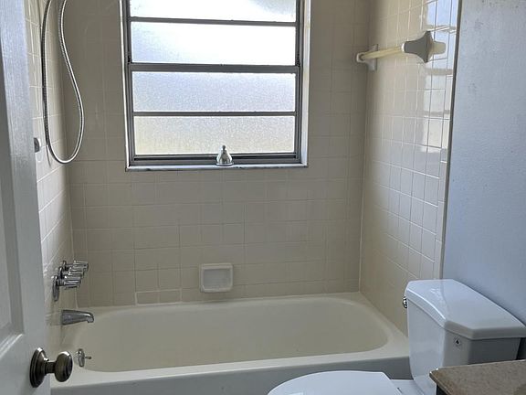5th image of 9304 Anita Ave APT B