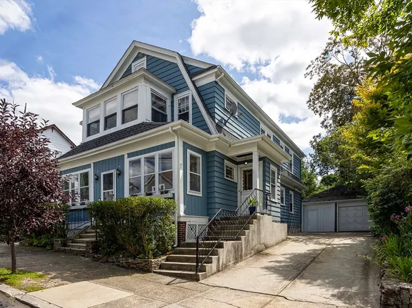 23-25 Woodbine St, Providence, RI 02906