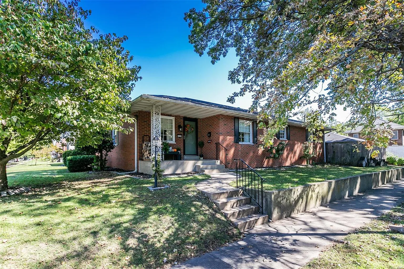 2500 Benton St photo 1