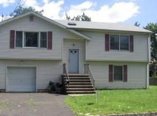 123 Grove St, Roselle Park, NJ 07204