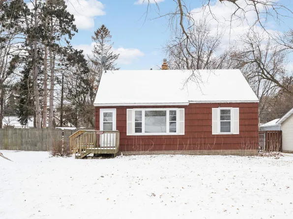 5329 Raymond Ave, Mounds View, MN 55112