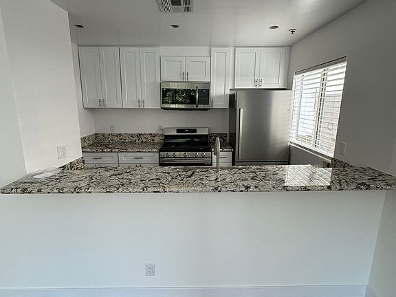 2nd image of 5139 Maplewood Ave