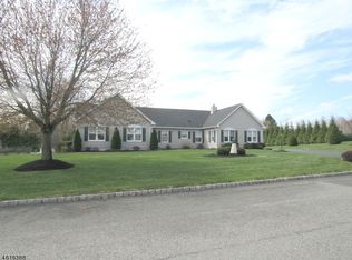 216 Aldin Rd, Stewartsville, NJ 08886