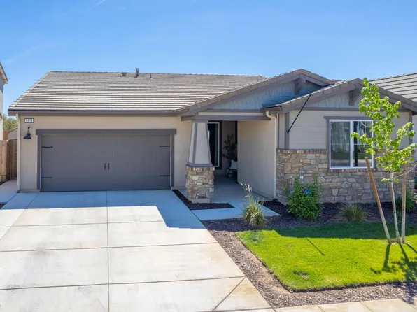 1275 S Traverse Dr, Madera, CA 93636