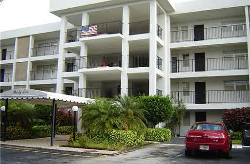 1st image of 3151 S Palm Aire Dr APT 403