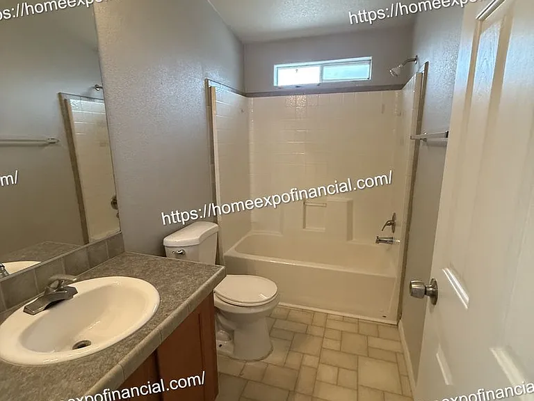 26590 Franklin Ave — Photo 13