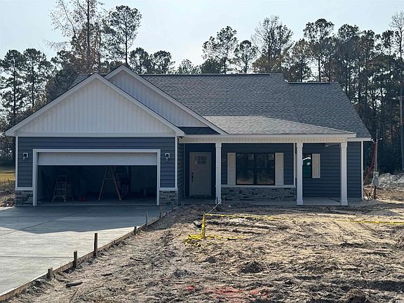 2nd image of 1351 White Oak Ln.