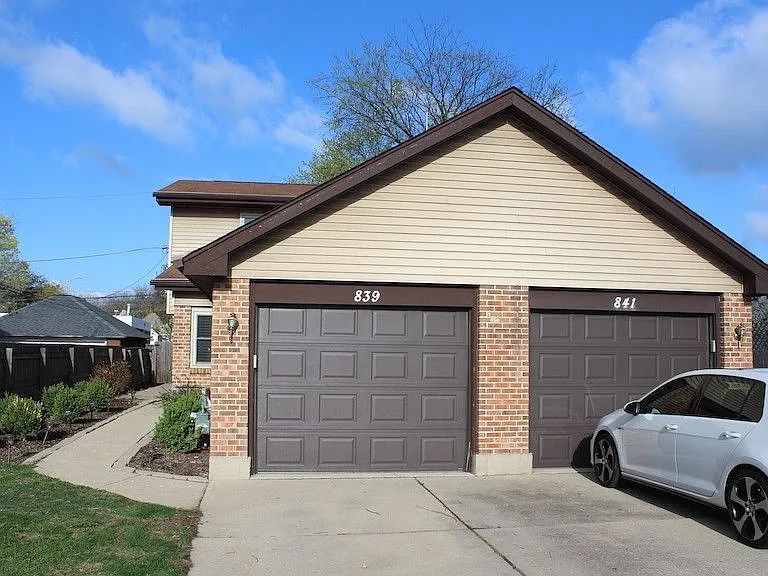 839 N Center St — Photo 5