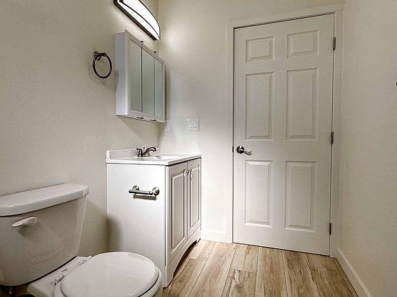 5th image of 8453 1/2 Carlisle Dr Unit 9