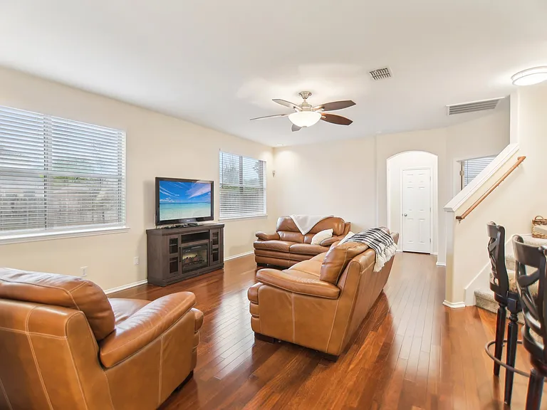 208 Wenrick Dr — Photo 11