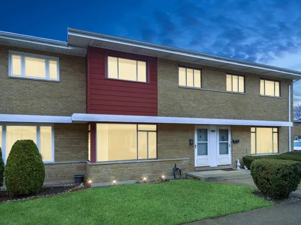 2534 W Jerome St APT C, Chicago, IL 60645
