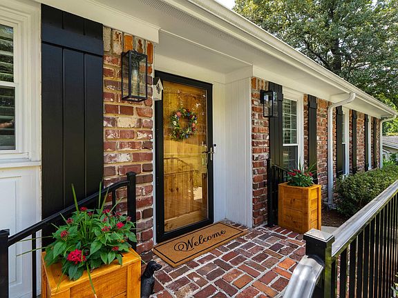 5th image of 1233 Forest Brook Cir