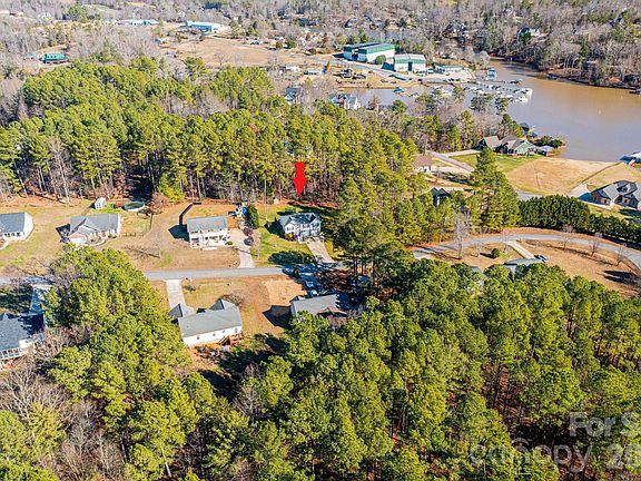 3rd image of 4984 Addison Ln