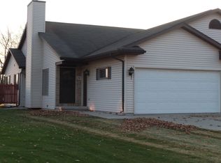 8 Sunrise Ct, Fond Du Lac, WI 54935