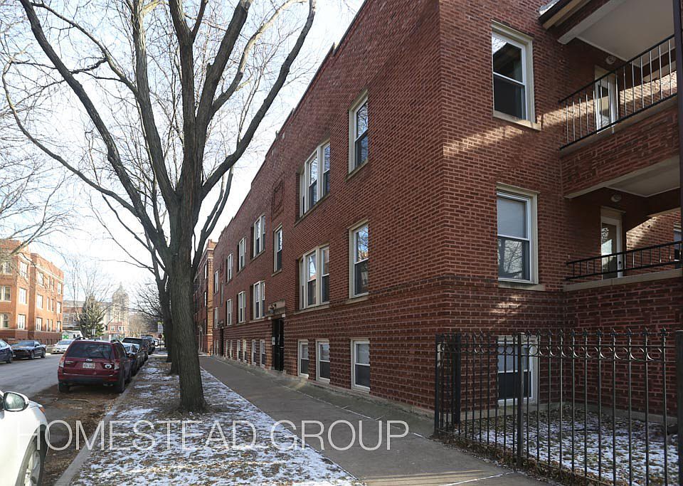 1st image of 2457 W Sunnyside Ave