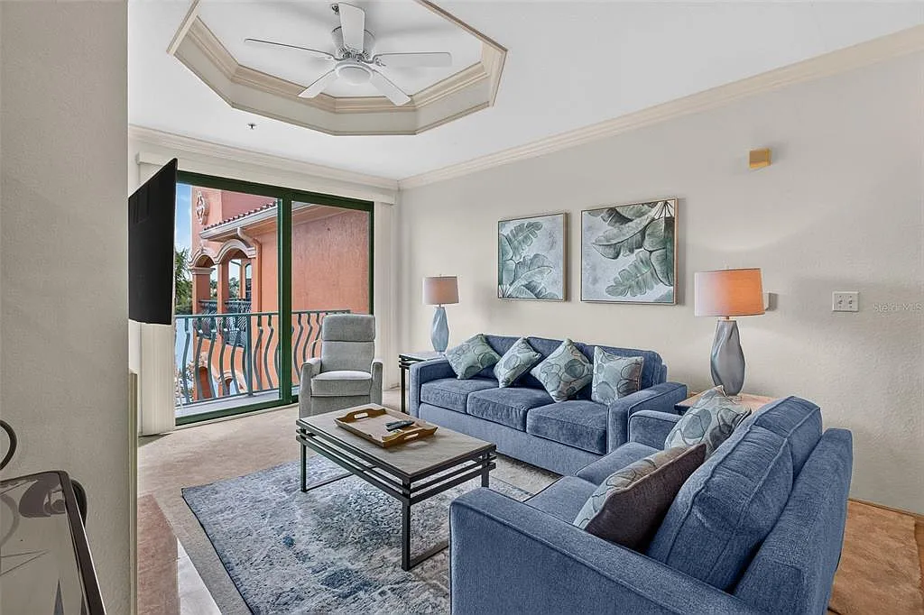 3 bed, 2.0 bath, 1453 sqft, $3,000 — Photo 3