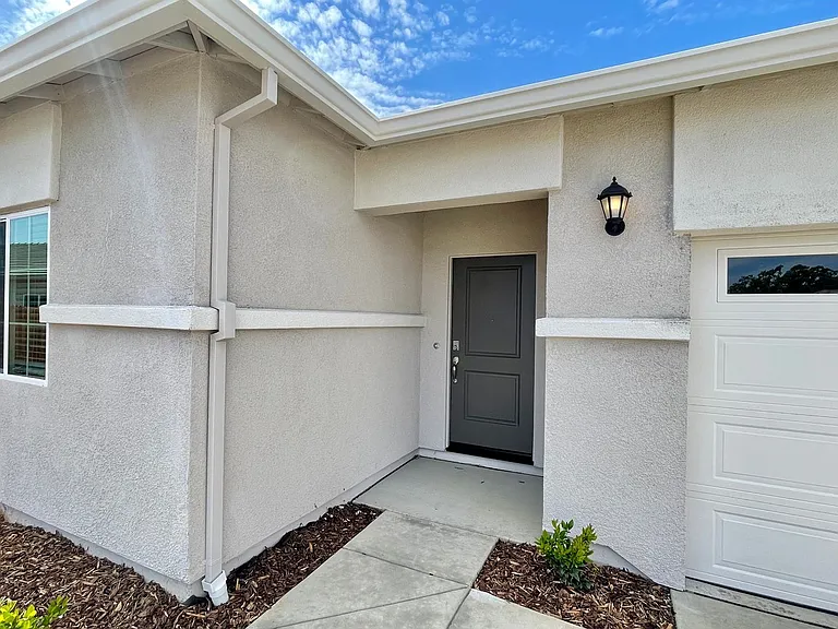 754 Tamarack Ct — Photo 7