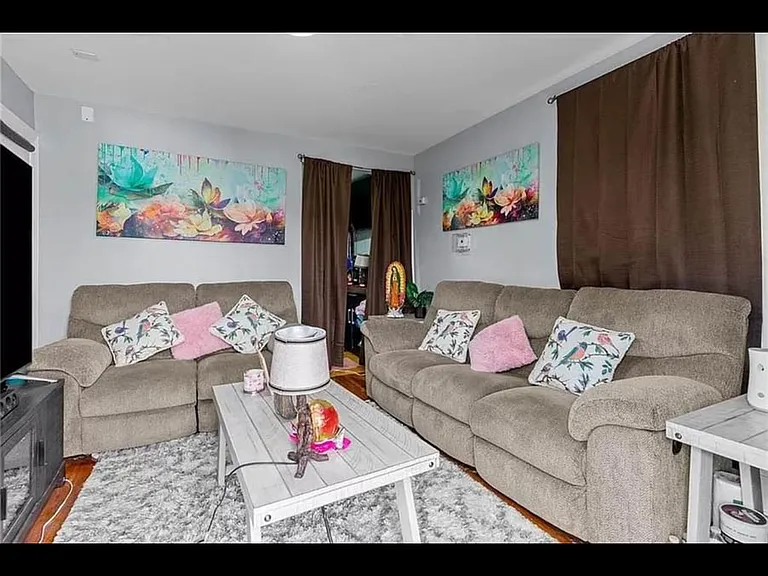 804 Main St #2 — Photo 3