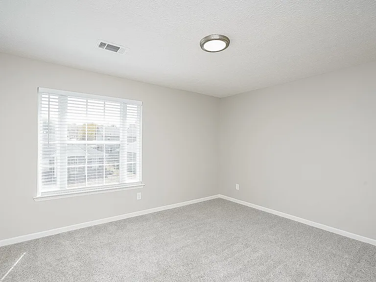 400 Hunters Path Ct — Photo 14
