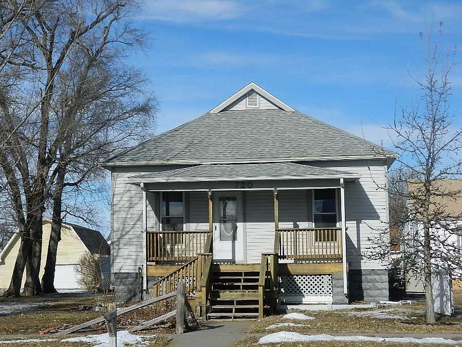 1st image of 720 E 9th St