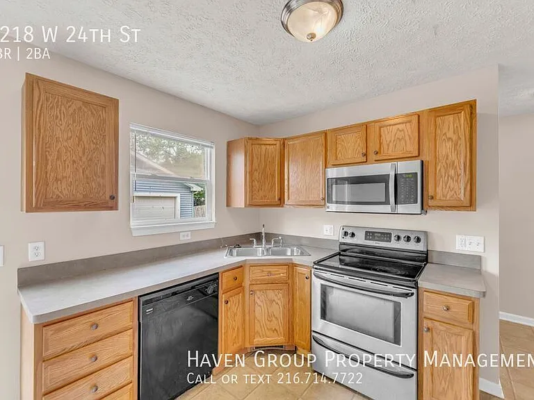 1218 W 24th St — Photo 6