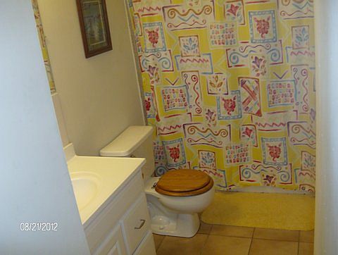 4th image of 3810 SE 17th Ave