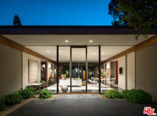 1160 Chateau Rd, Pasadena, CA 91105