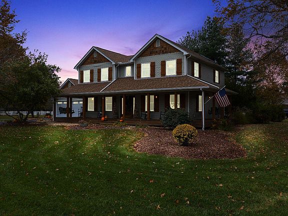 3rd image of 241 Beacon Hill Dr