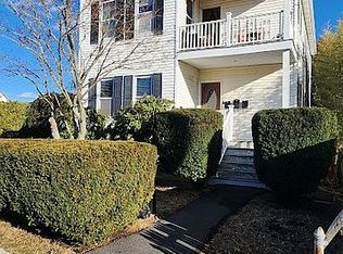 28 Russells Mills Rd, Dartmouth, MA 02748