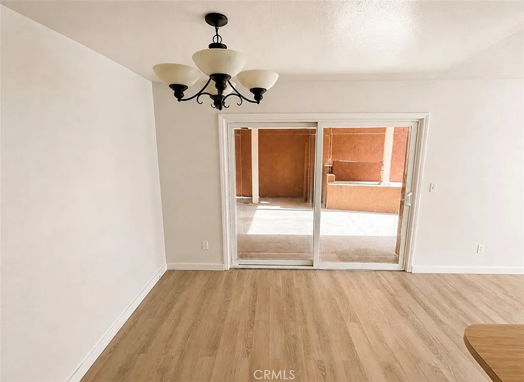 3 bed, 1302 sqft, $3,250 — Photo 4