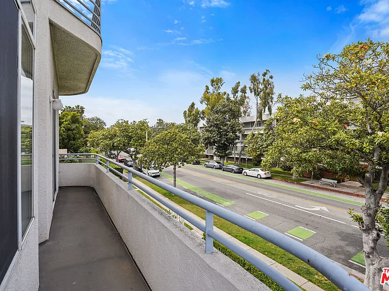 1325 Arizona Ave #201 — Photo 64