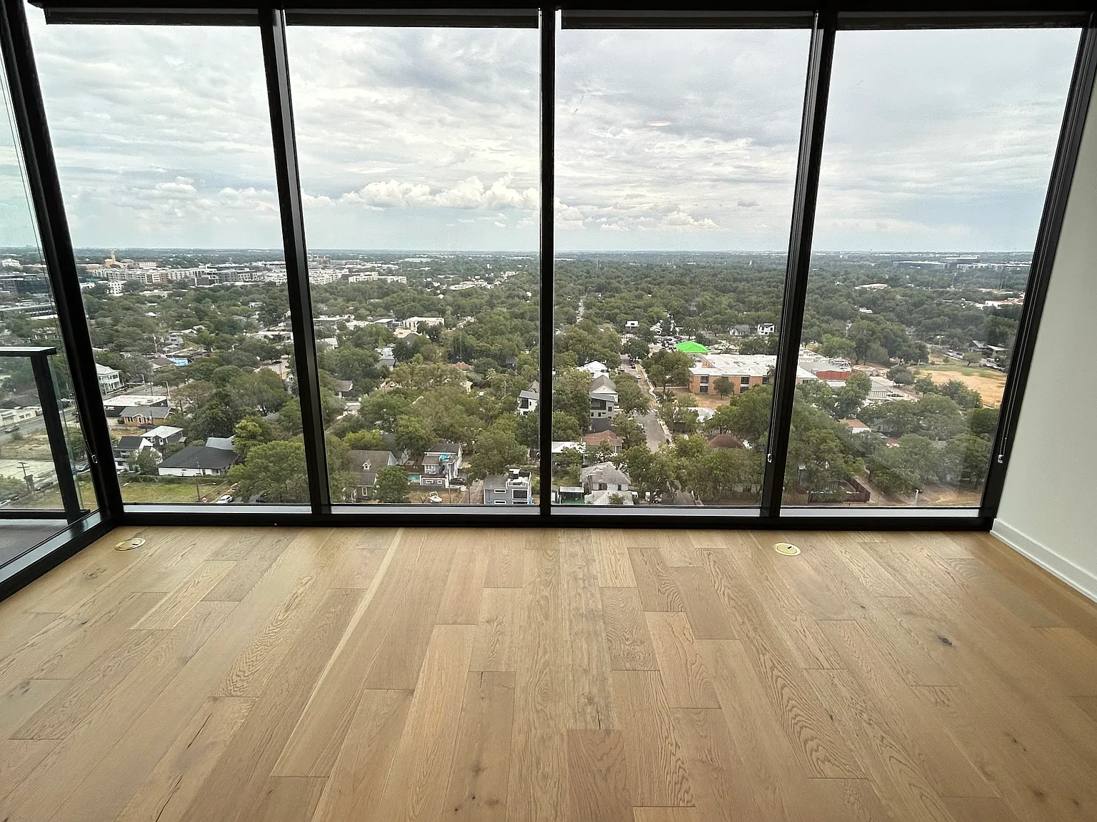 1 bed, 892 sqft, $3,050 — Photo 1