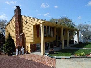 6 Pamela Dr, Smithfield, RI 02828