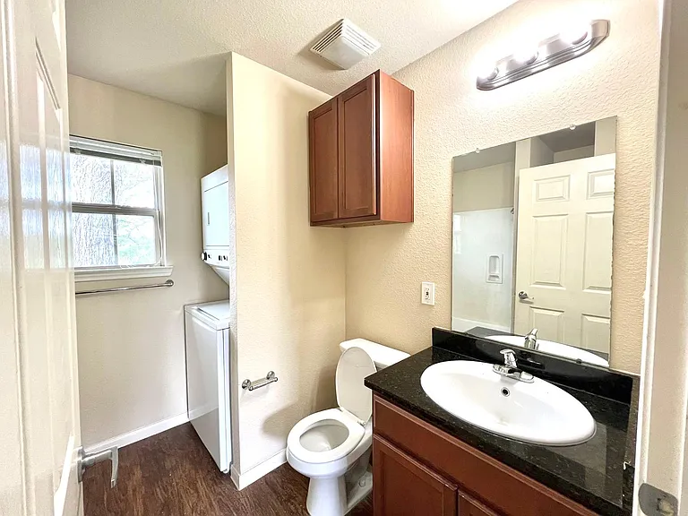 2508 S Houston Ave #D — Photo 6