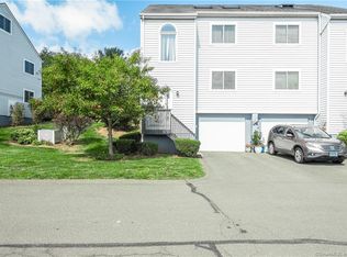 47 Midway Dr #47, Cromwell, CT 06416