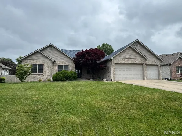 8836 Wildewood Dr, Worden, IL 62097