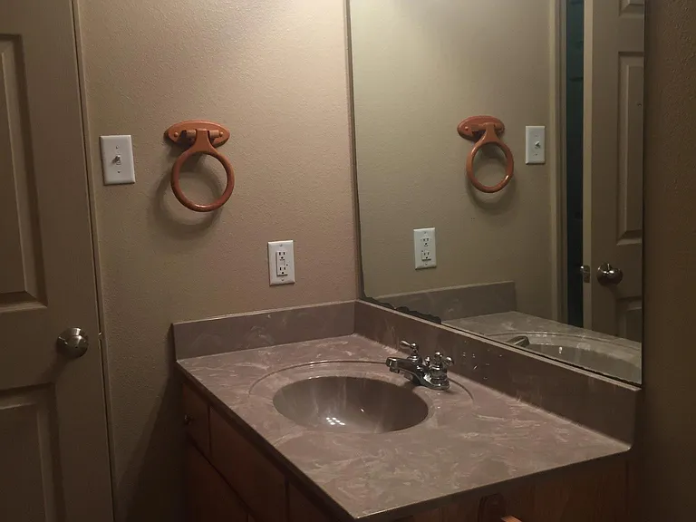 108 Parkway Ct — Photo 6