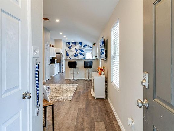 5th image of 11813 Cottontail Dr