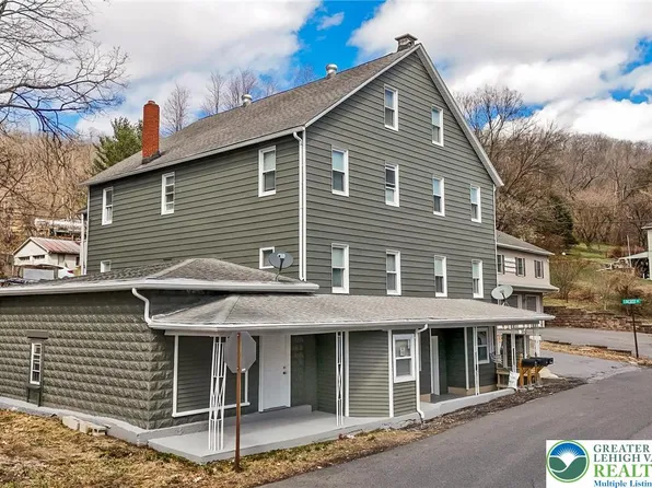 2269 Pennsylvania Ave, Martins Creek, PA 18013