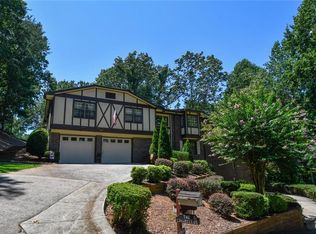 2214 Colonial Cir, Gainesville, GA 30501
