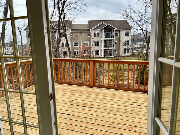 5th image of 402 Tudor Dr