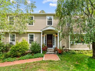 6 Old Green Rd, Sandy Hook, CT 06482